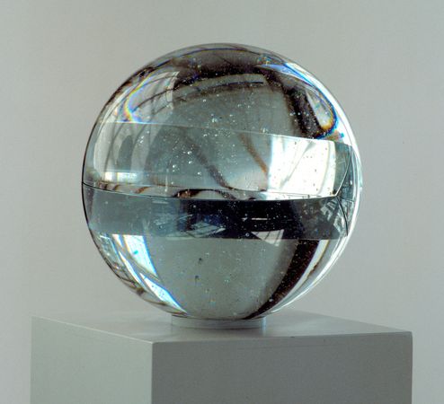Stanislav Libenský und Jaroslava Brychtova, Kubus in einer Kugel / Cube in a Sphere, 1989/ Kunstsammlungen der Veste Coburg
Stanislav Libenský und Jaroslava Brychtova, Kubus in einer Kugel / Cube in a Sphere, 1989