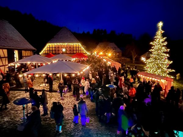 Martin Finzel Dorfweihnacht Ahorn